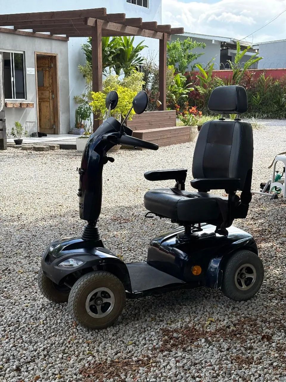 Cadeira de rodas Scooter elétrica  - Foto 3