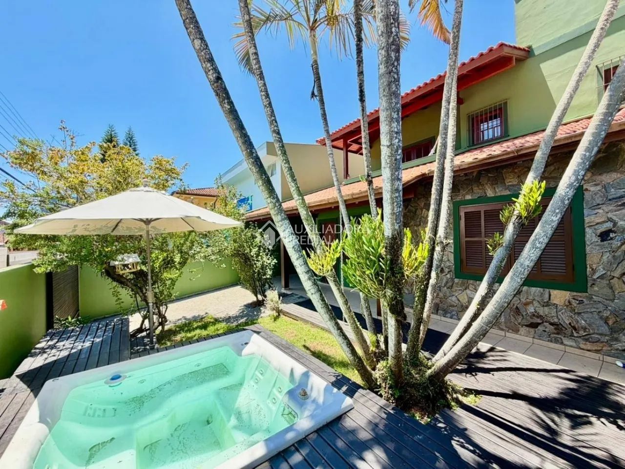 Casa mobiliada próximo a biera da praia. - Foto 2