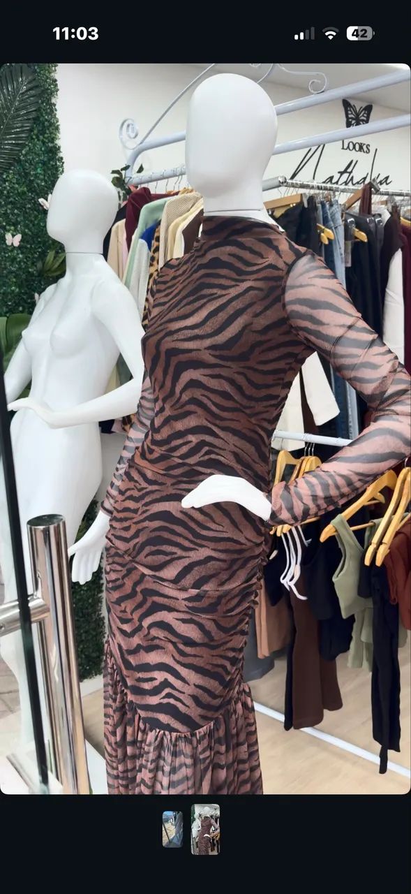 Vendo móveis de loja de roupas 