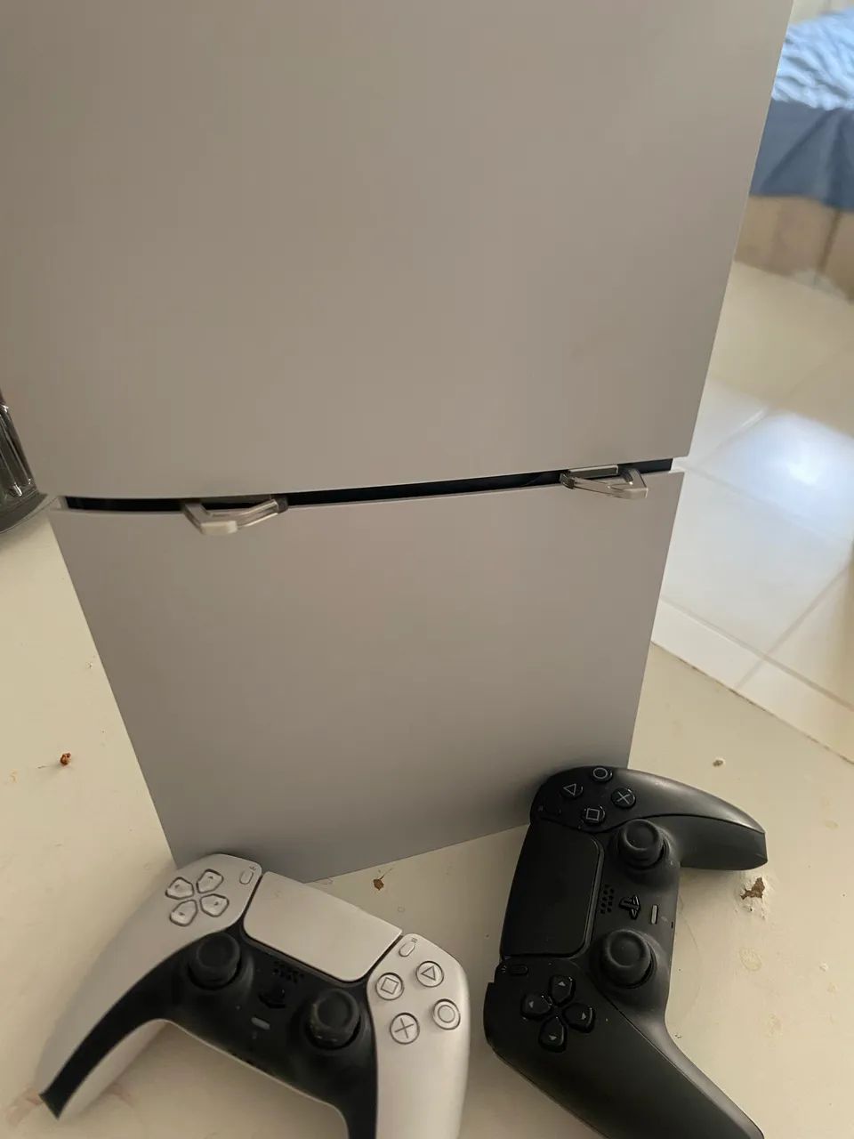 Playstation 5 + 2 controles - Foto 2