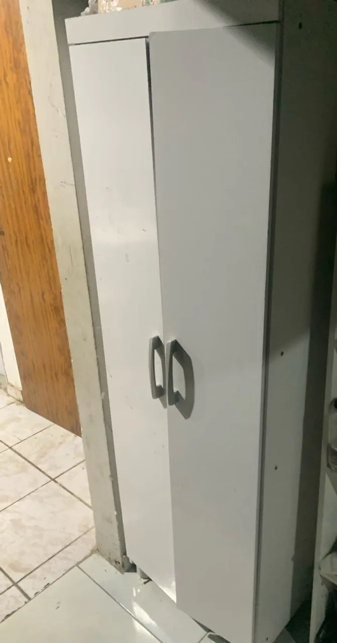 cama box solteiro e guarda-roupa 
