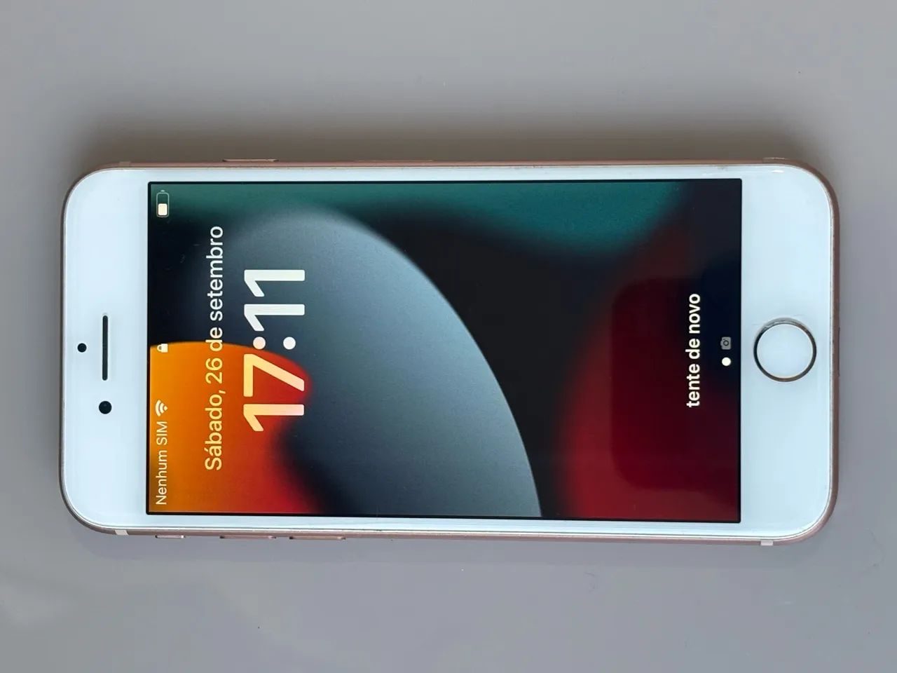 iPhone 8 64 GB dourado com caixa e acessórios - Foto 2