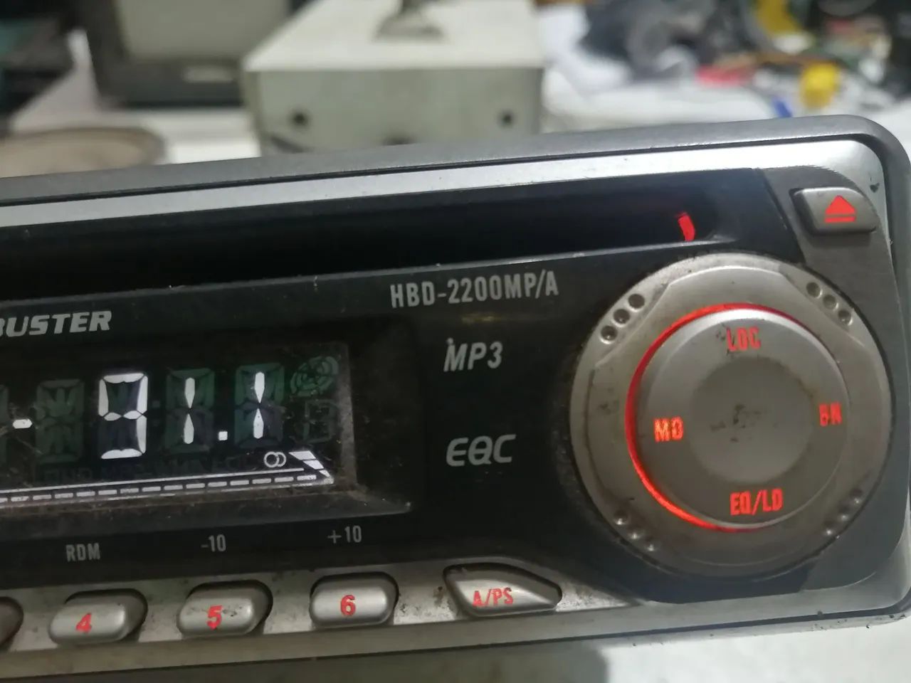 Rádio buster HBD 2200mp a, funciona parcial!  - Foto 2