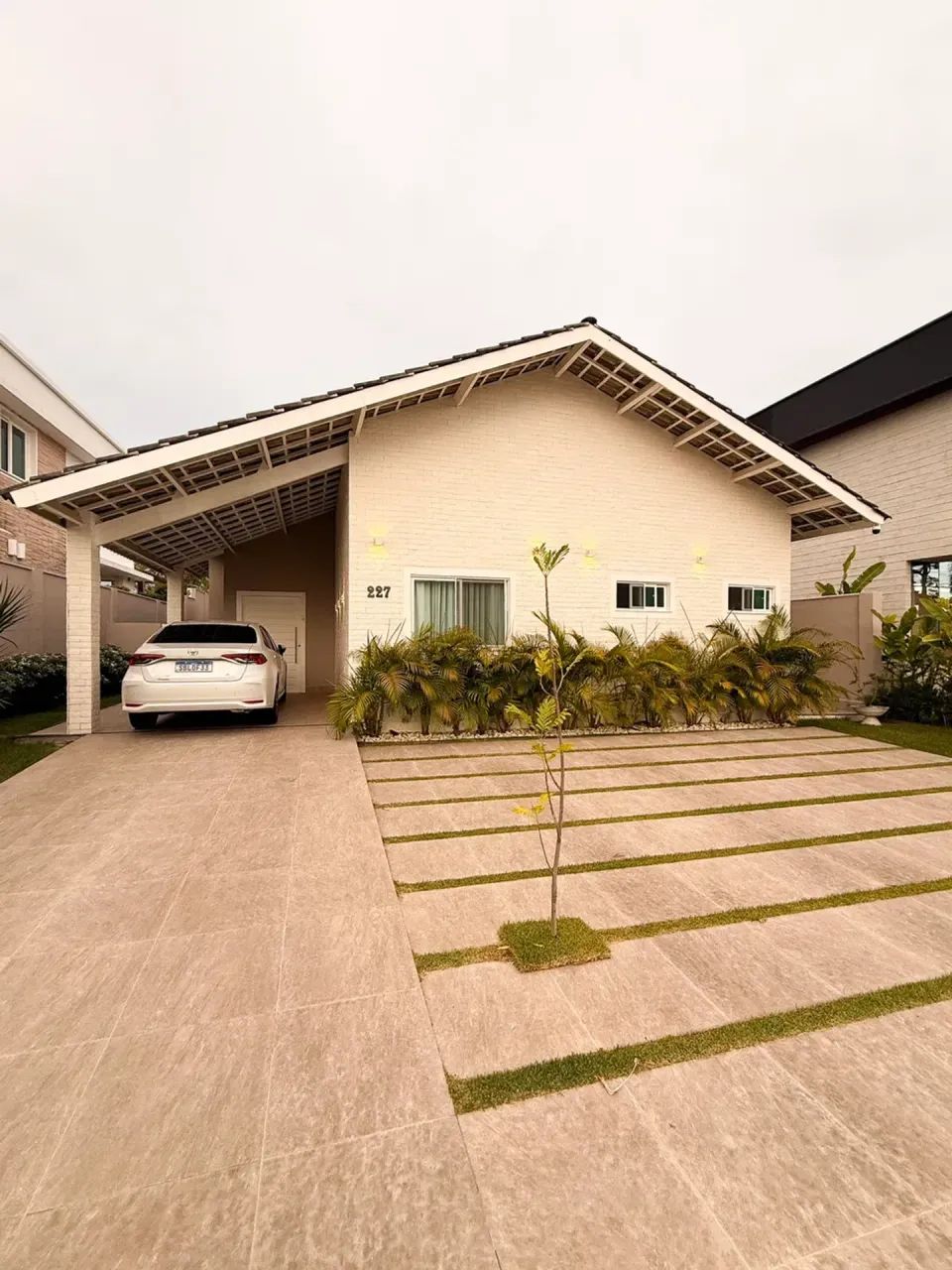 Casa plana à venda no Alphaville Eusébio