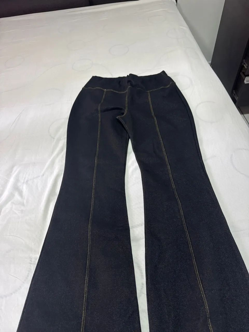 Calça preta feminina com elastano