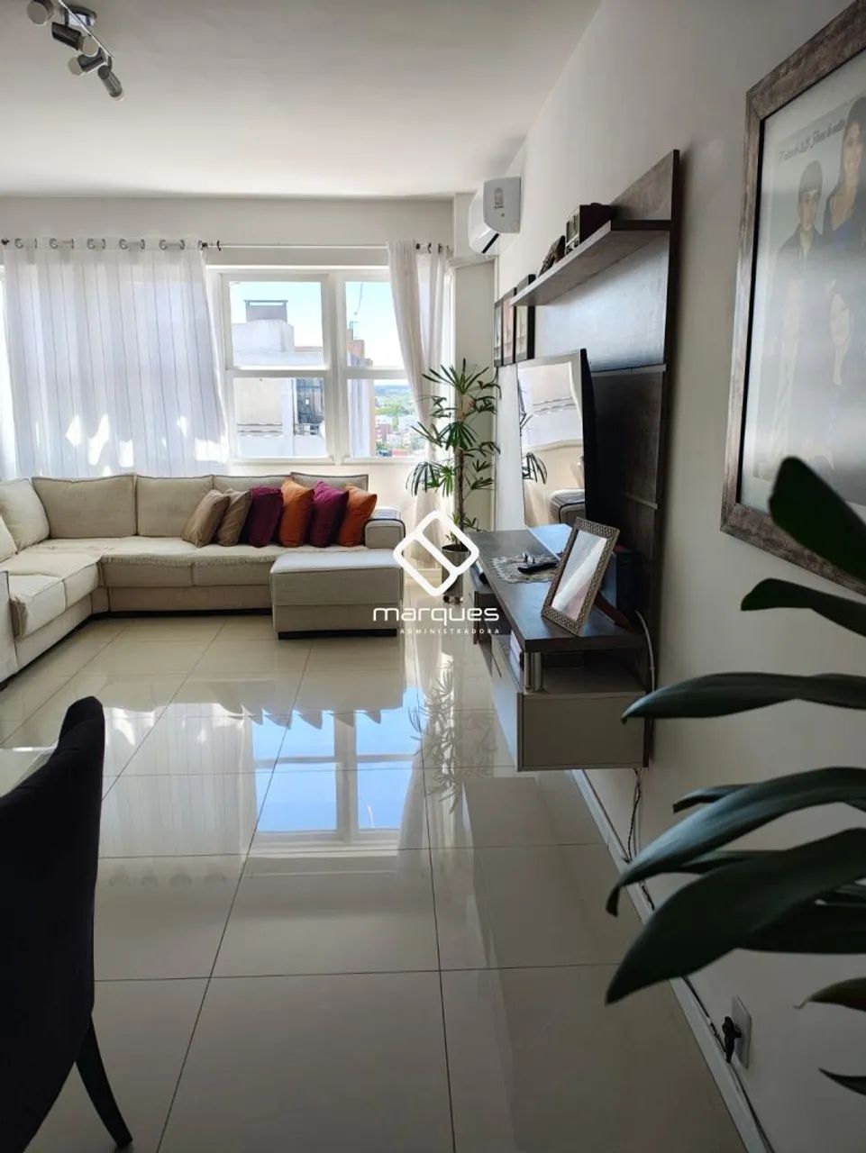 APARTAMENTO CENTRAL, AMPLO E COM BELA VISTA - Foto 3