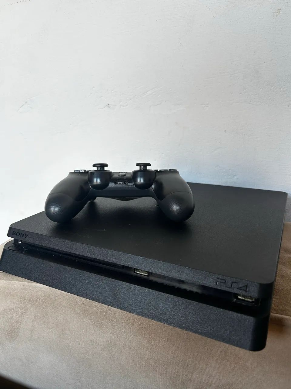 Vendo PS4 com controle e jogos  - Foto 2