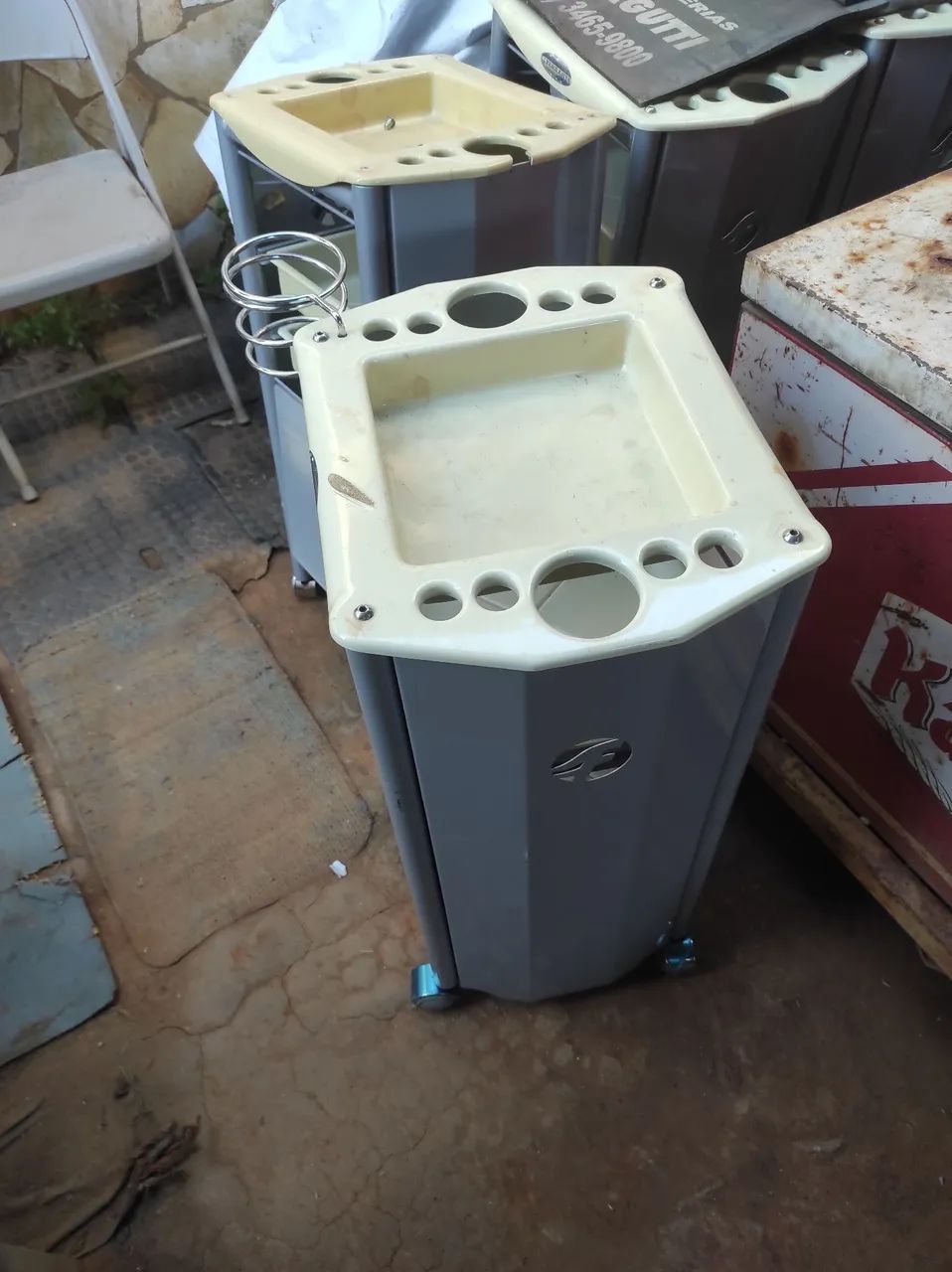 Mesa carrinho para cabeleireira/o - Foto 2