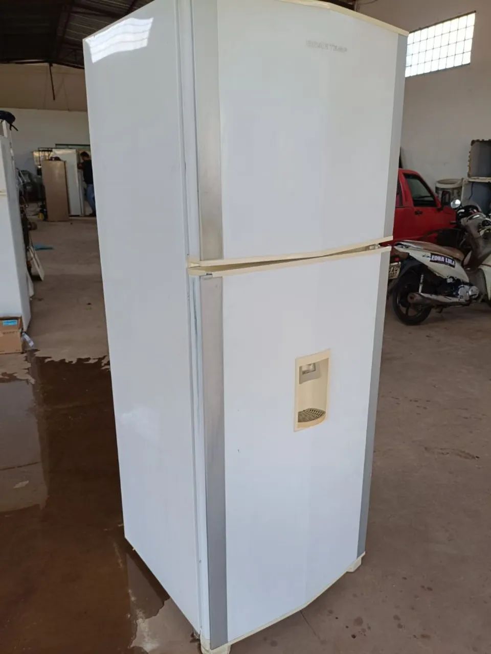 Vendo geladeira 