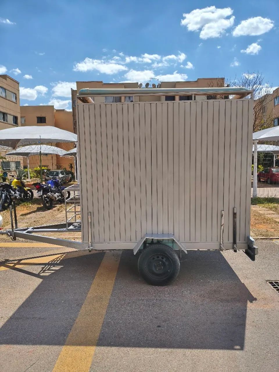 Trailer em ótimo estado (equipado com vários acessórios) - Foto 4