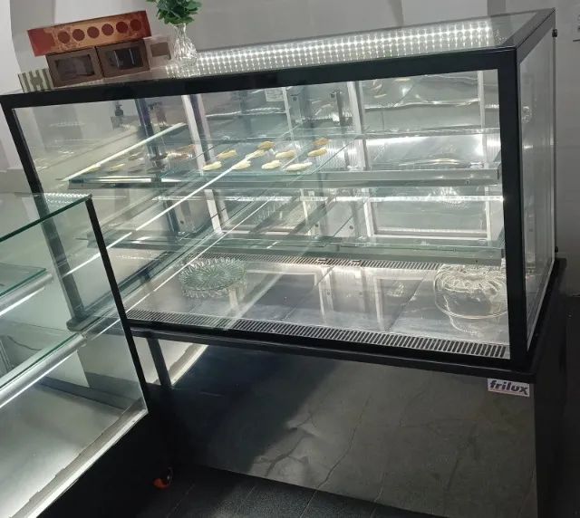 Vitrine Refrigerada Frilux 220V