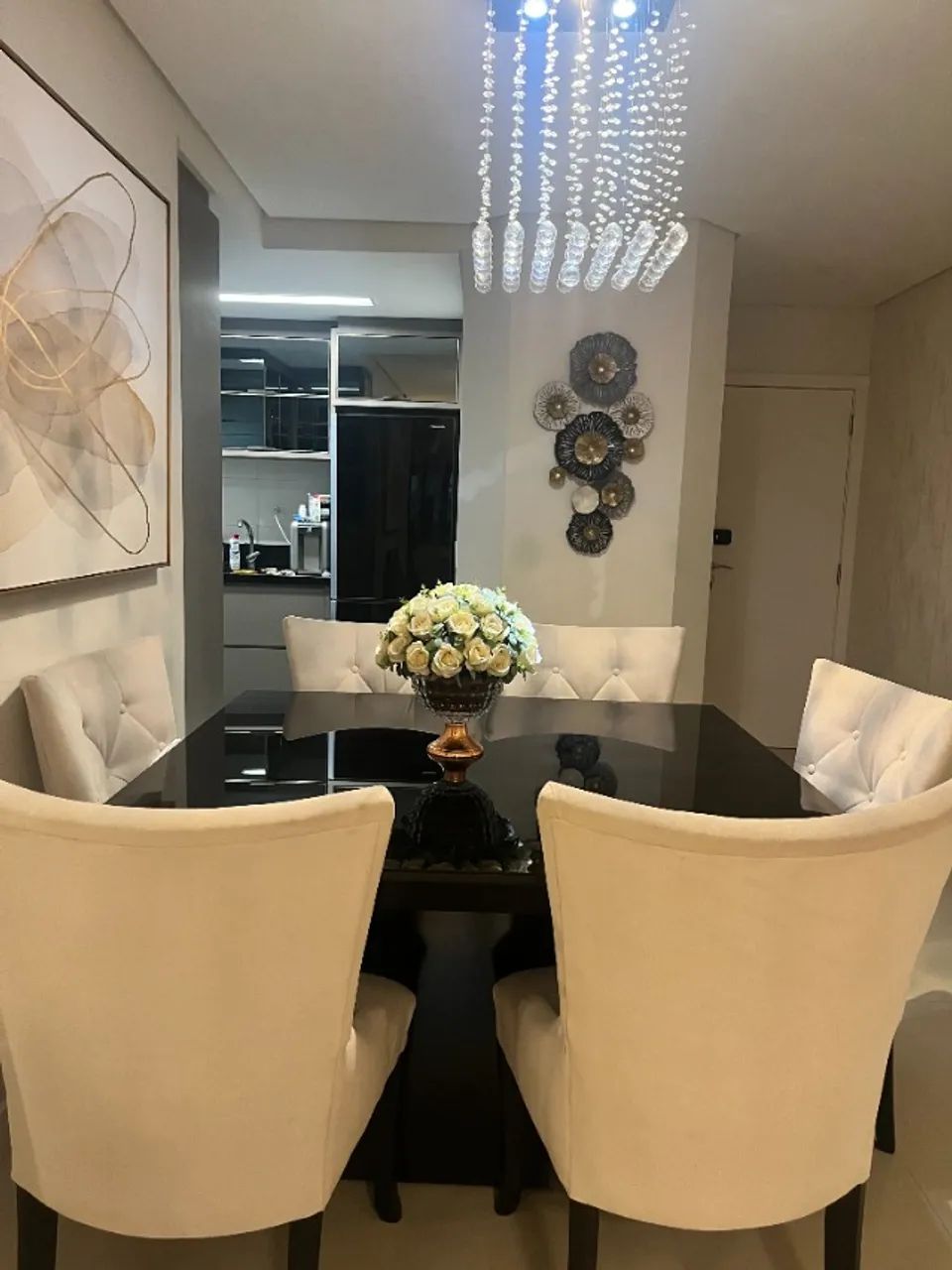 Mesa de Jantar  Quadrada Triângulo em Laca Preta para 6 lugares com as cadeiras inclusas 