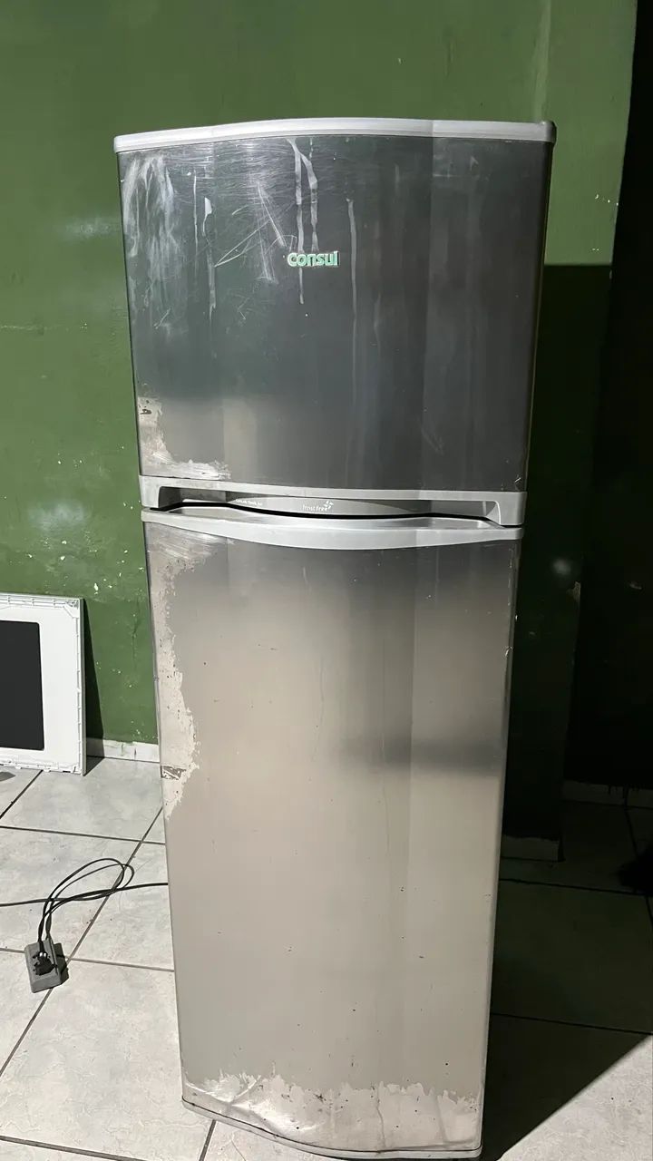 Geladeira consul 220 VLTs funcionando perfeitamente  - Foto 5