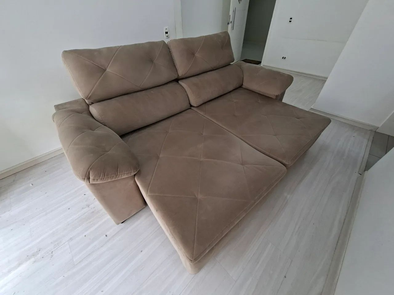 Torrando Sofá, semi novo, para retirar no Santa Cândida! - Foto 2