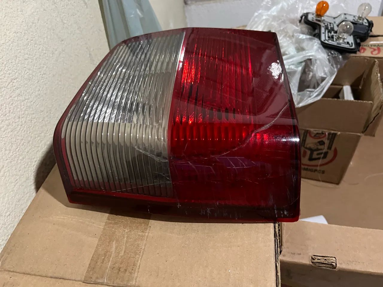 Lanterna traseira Fiat uno Mille  - Foto 4