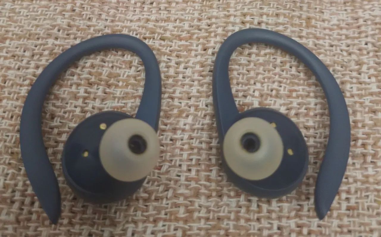 Fone Bluetooth com gancho esportivo  - Foto 5