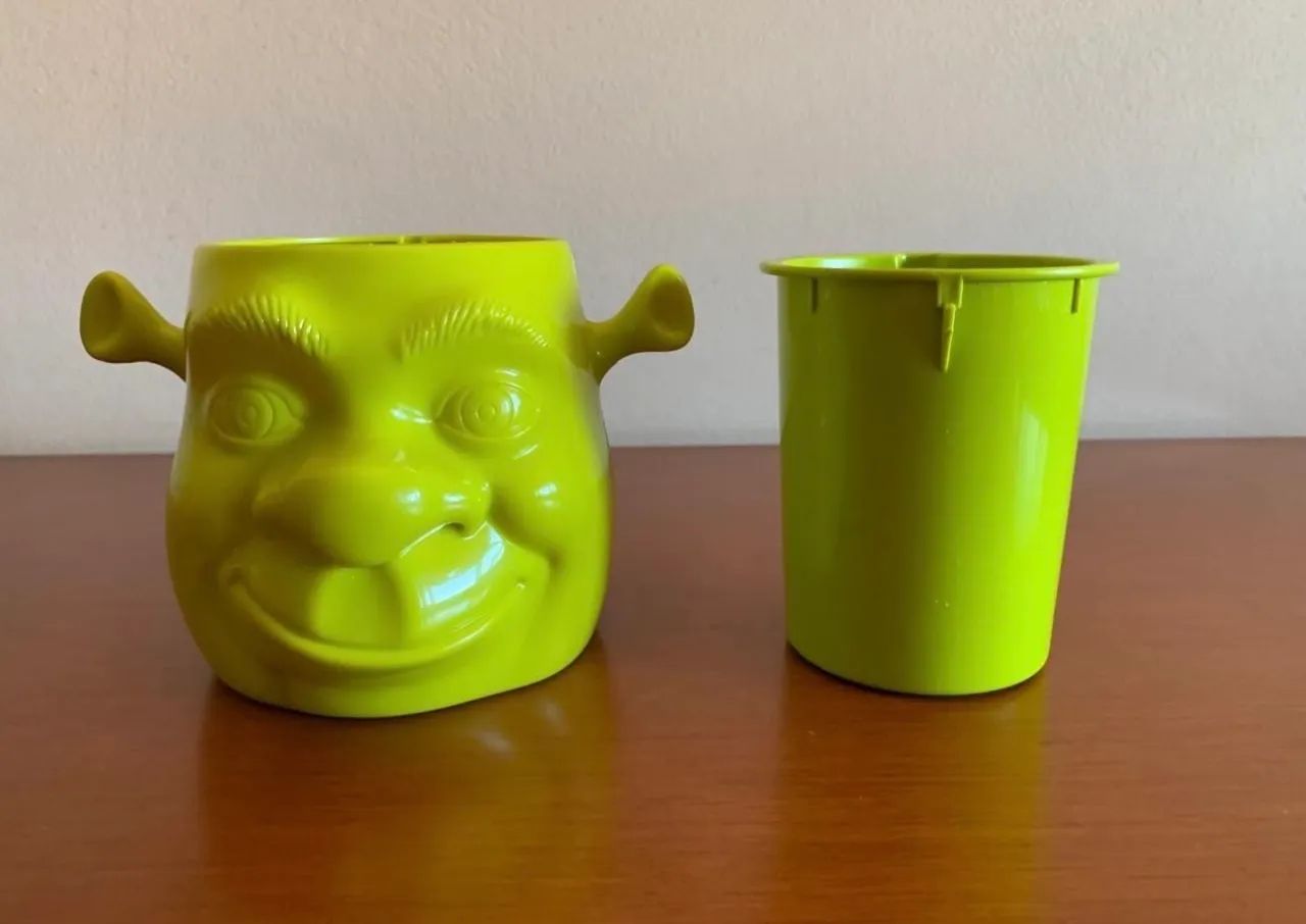 Porta lápis copo shrek 
