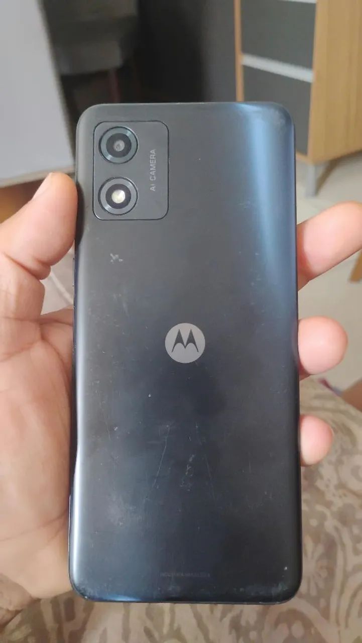 Celular moto e 13 bem novinho - Foto 2