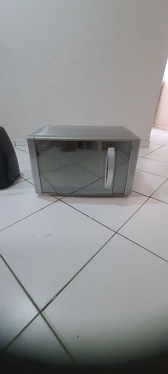 Micro-ondas Electrolux 31L Digital