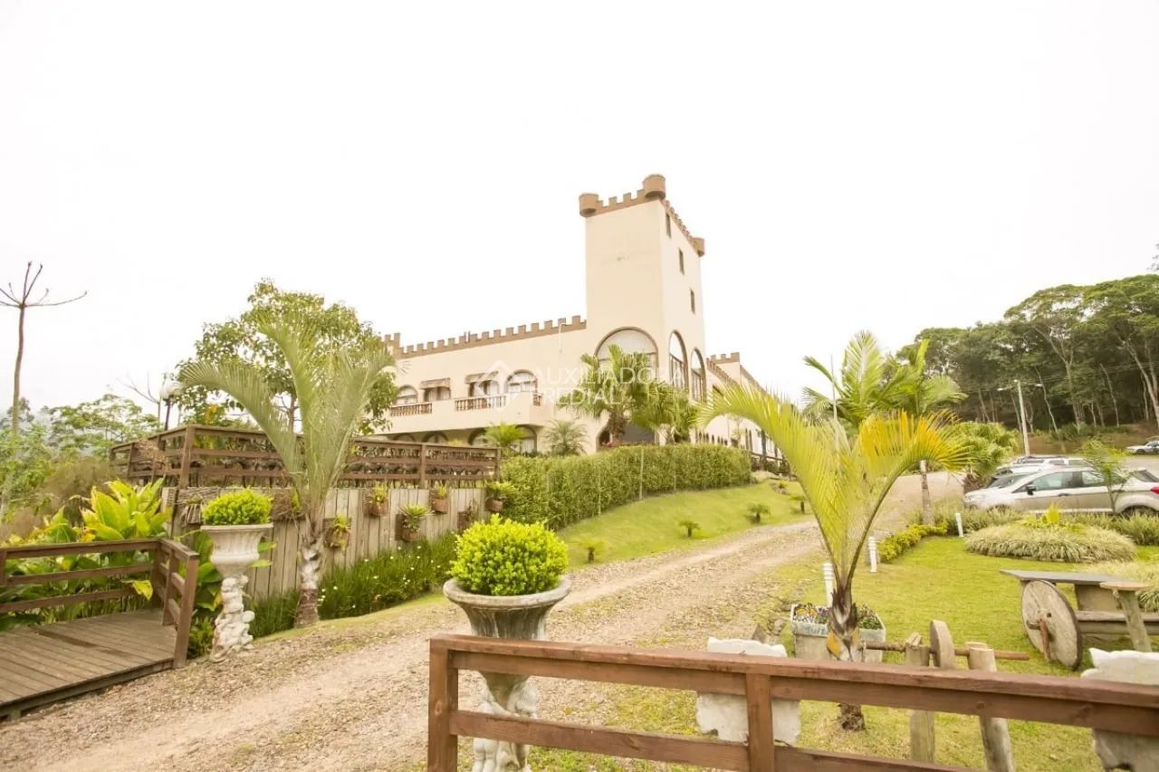 Cervejaria Completa em Estilo Castelo Medieval à Beira da BR-282 | Alto Potencial Comercia - Foto 3