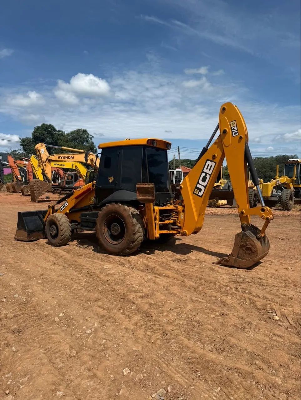 Retroescavadeira JCB 2013 - Foto 4