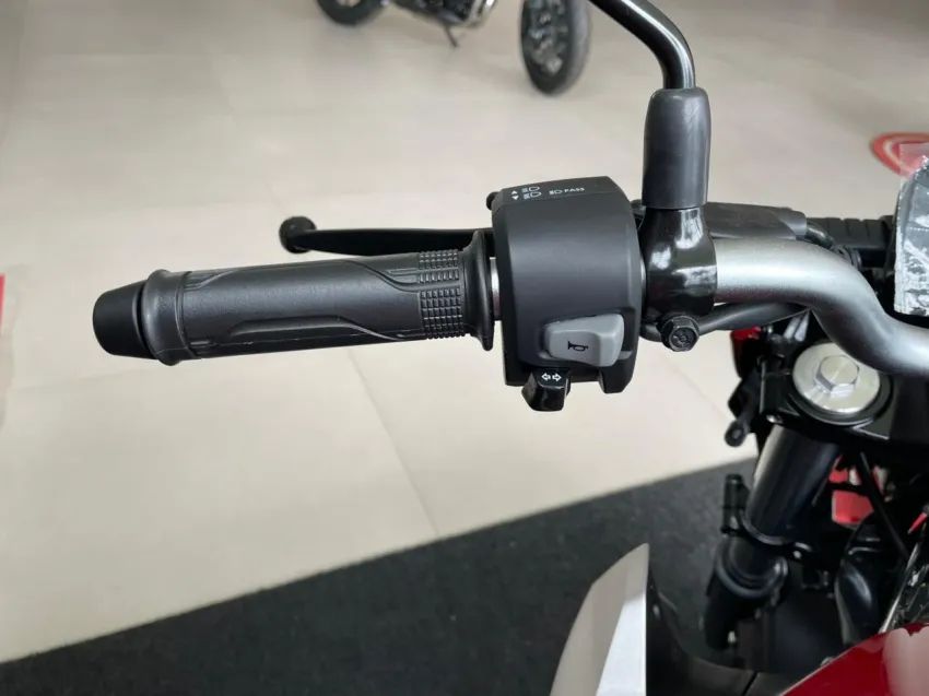 CB 300F TWISTER CBS 0KM. - Foto 7