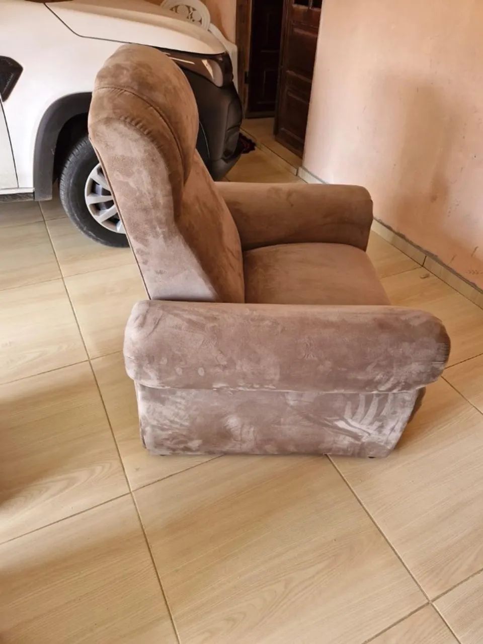 Poltrona Reclinável + 2 puffs em tecido suede - Foto 4