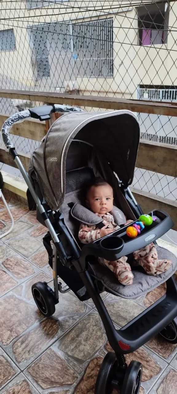 Carrinho de bebê semi-novo  - Foto 5