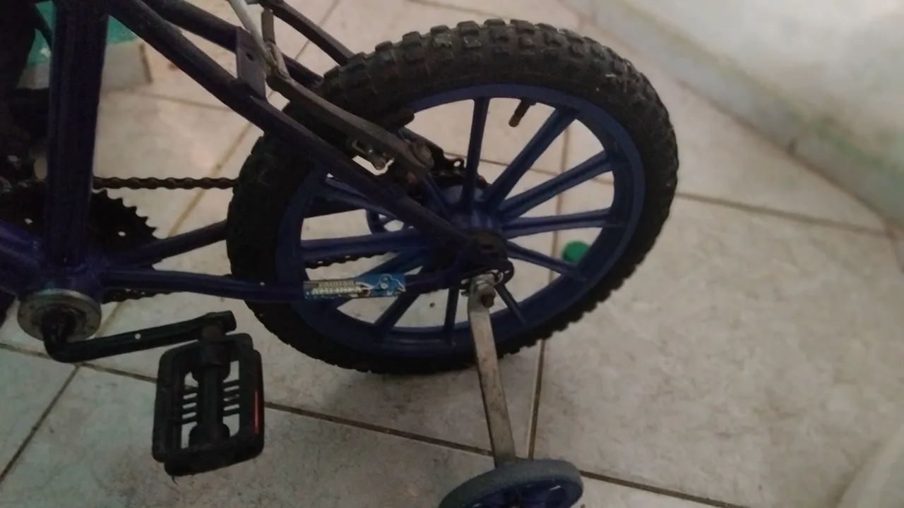 VENDO BICICLETA INFANTIL - Foto 4
