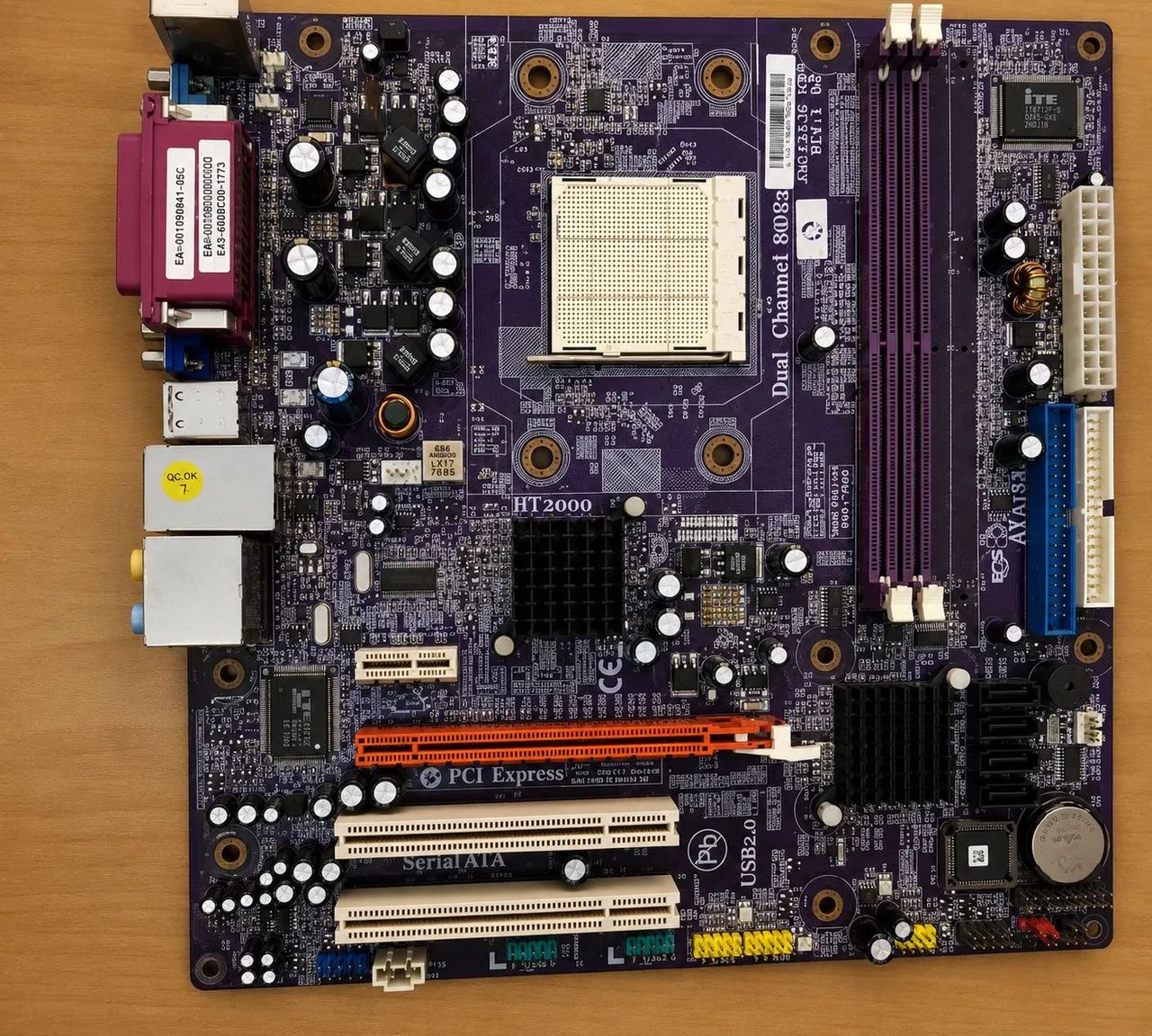 Placa mãe AMD socket AD690GM - M Leia Descrição 