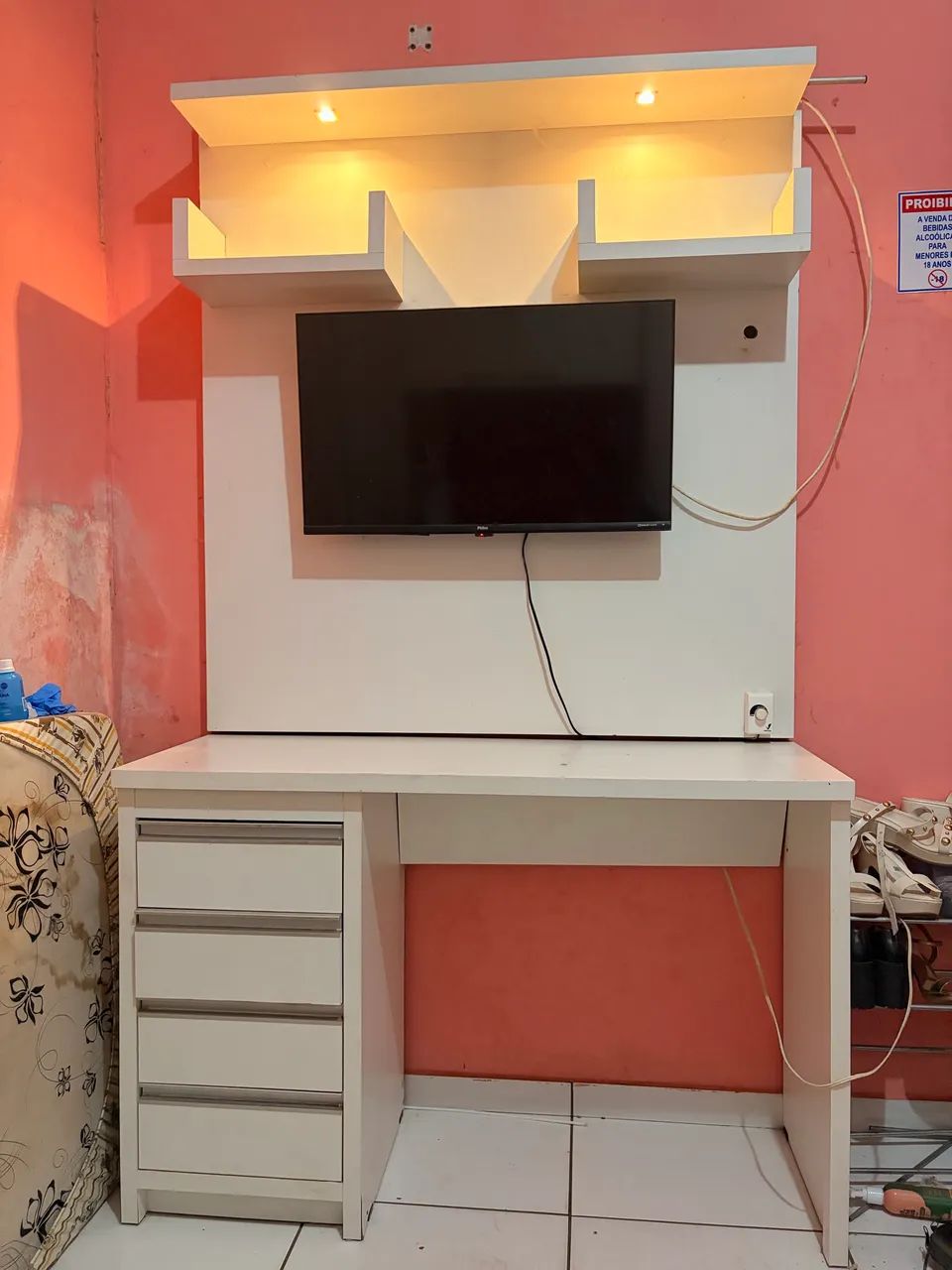 Vendo escrivaninha com led 