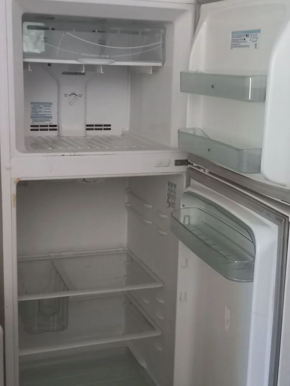 Vende-se geladeira e televisão  - Foto 2