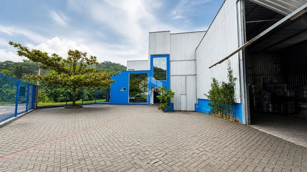 Galpão industrial/comercial com 1.388,62 m² - Rodeio/SC - Foto 2