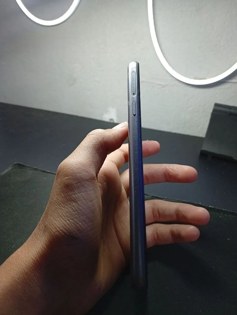 LG k8 funcionando com defeito na parte de cima da tela - Foto 4