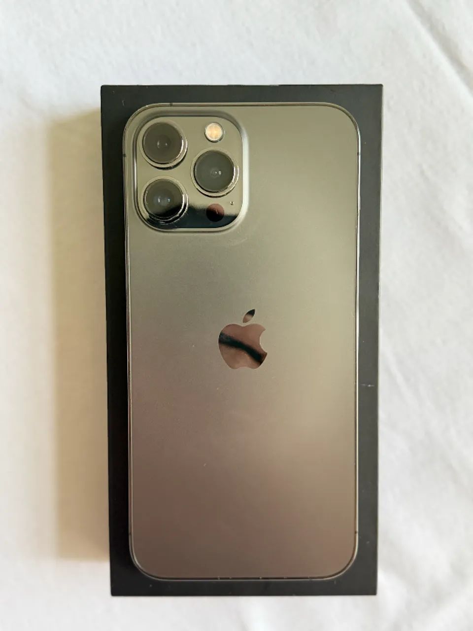 iPhone 13 Pro Max 1TB Impecável + Caixa + 5 Capas (1 Apple) + 3