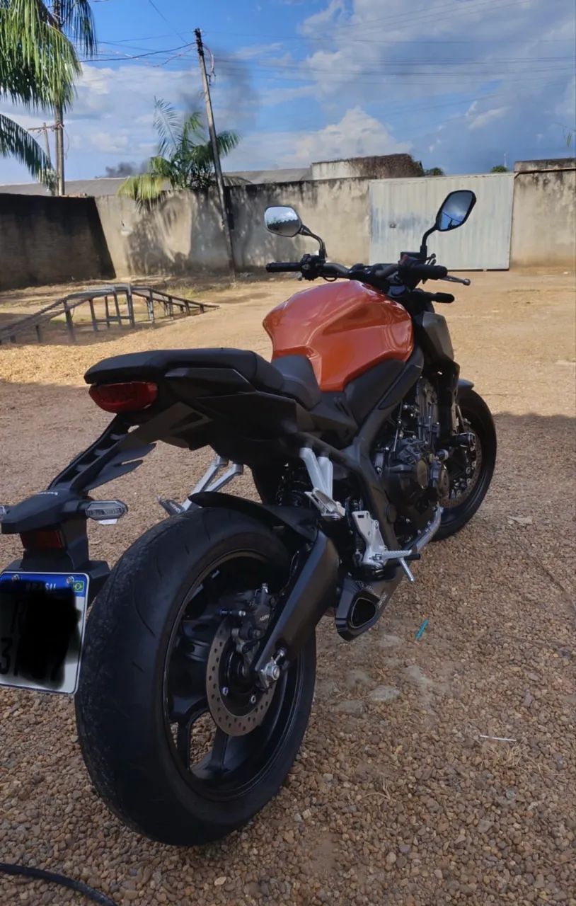 Vende-se Cb 650r 2024 com acessórios, em dias.  - Foto 3