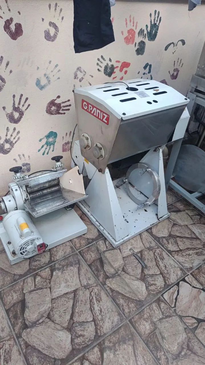 Máquina de bater massa