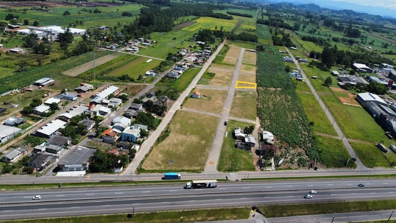 TERRENO DE ESQUINA EM LOTEAMENTO PLANEJADO EM SOMBRIO