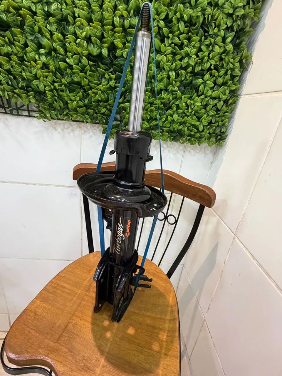 Amortecedor Dianteiro Esquerdo Jeep Renegade 2015-2019 FLEX