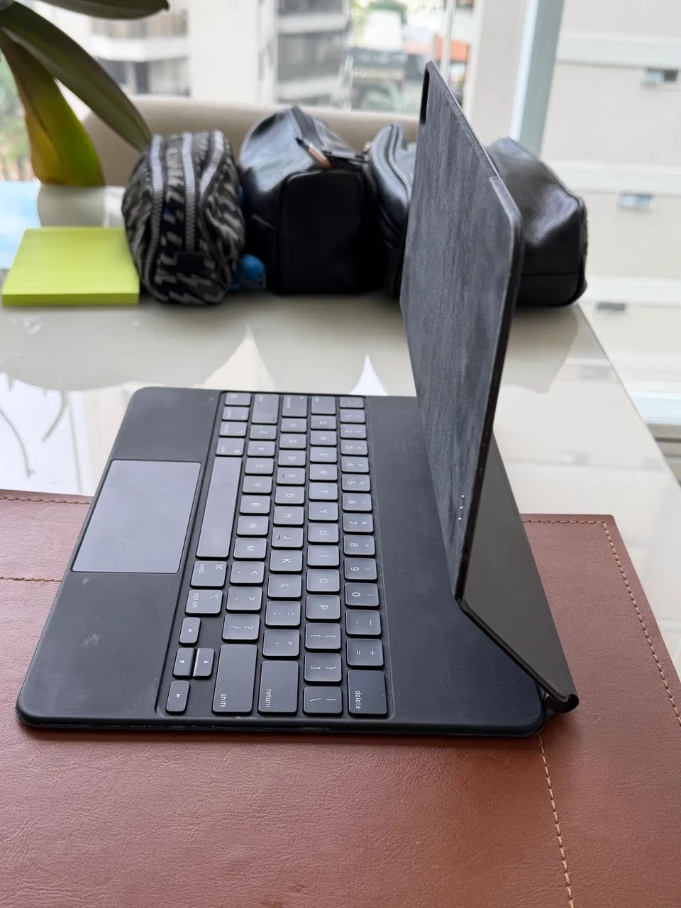 Magic Keyboard for iPad Pro 12.9?inch (4th generation) + Apple Pencil pro - Foto 2