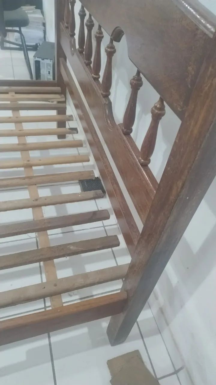 Cama Casal Algarrobo Macizo Torneado - Usada - Foto 5