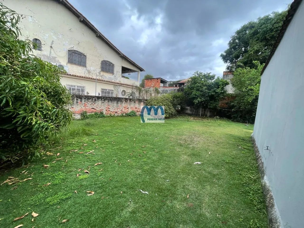 Terreno à venda, 360m²
