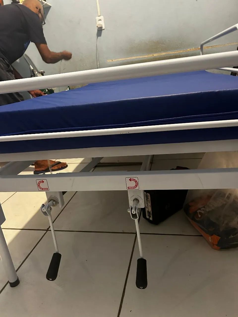 CAMA HOSPITALAR COM  COLCHÃO PNEUMÁTICO  - Foto 3