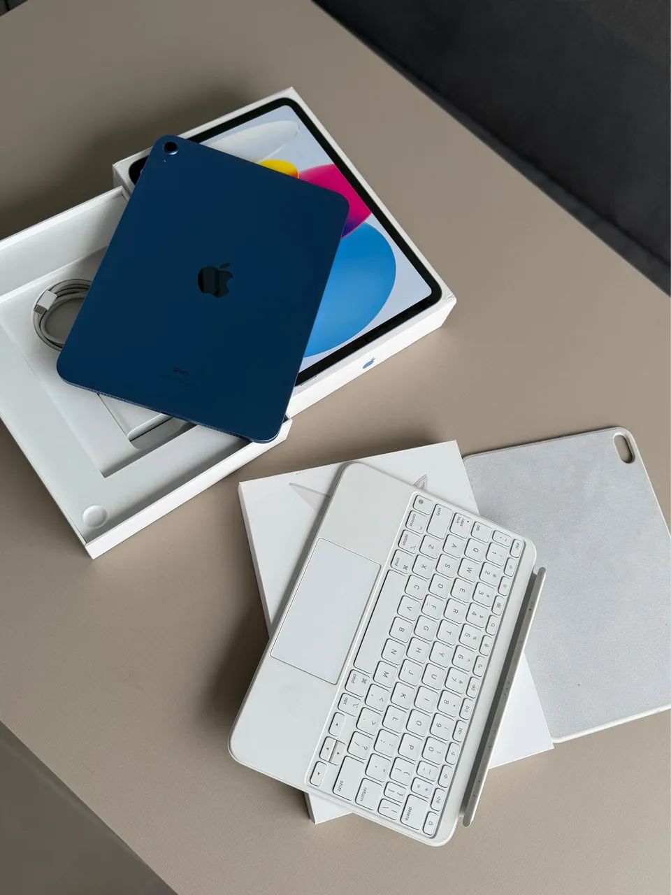 Magic Keyboard Folio para iPad (10ª geração)