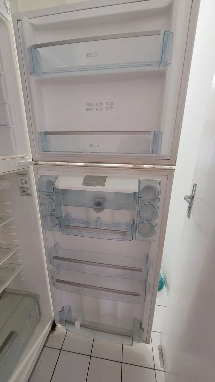 Geladeira Bosch Duplex com reservatório de água  - Foto 3