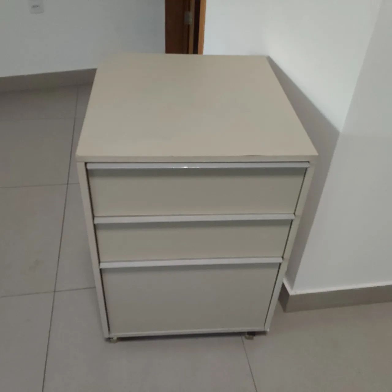 Escrivaninha 3gavetas - Foto 4
