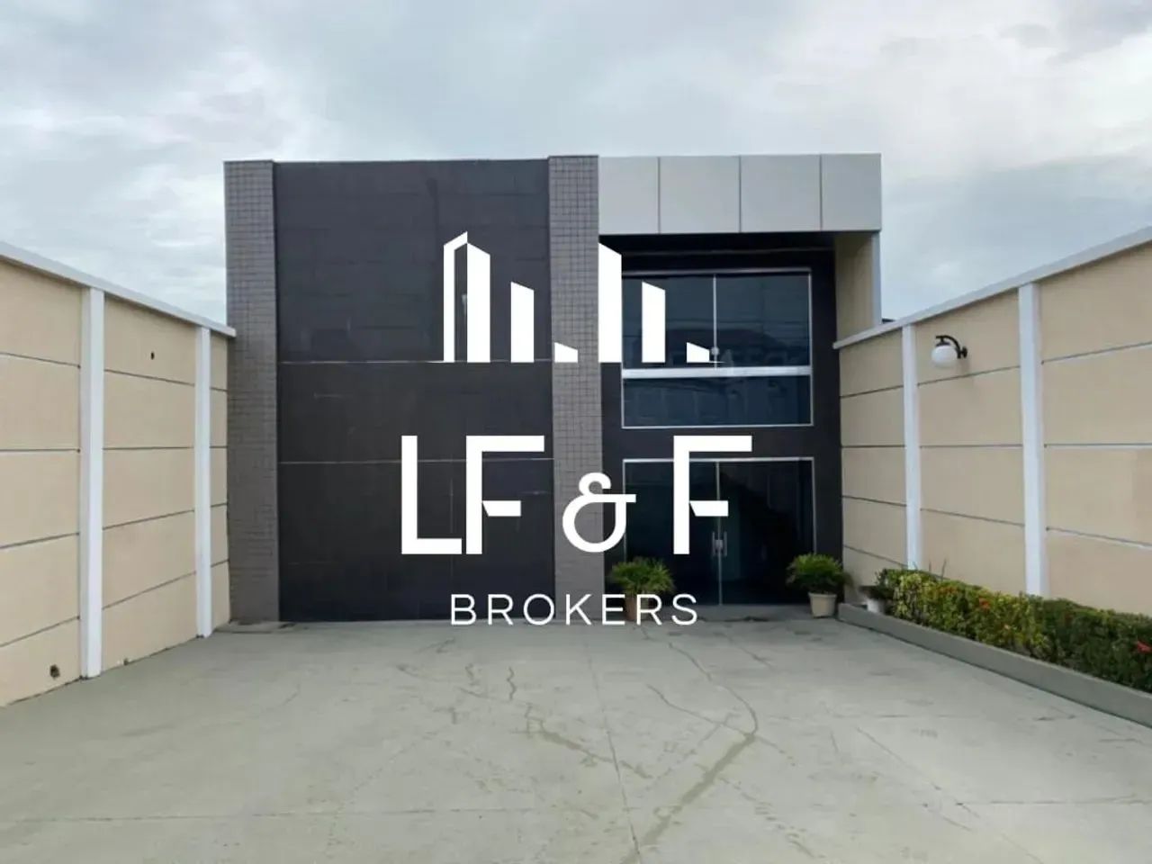 PRÉDIO COMERCIAL PARA LOCAÇÃO  ADRIANÓPOLIS