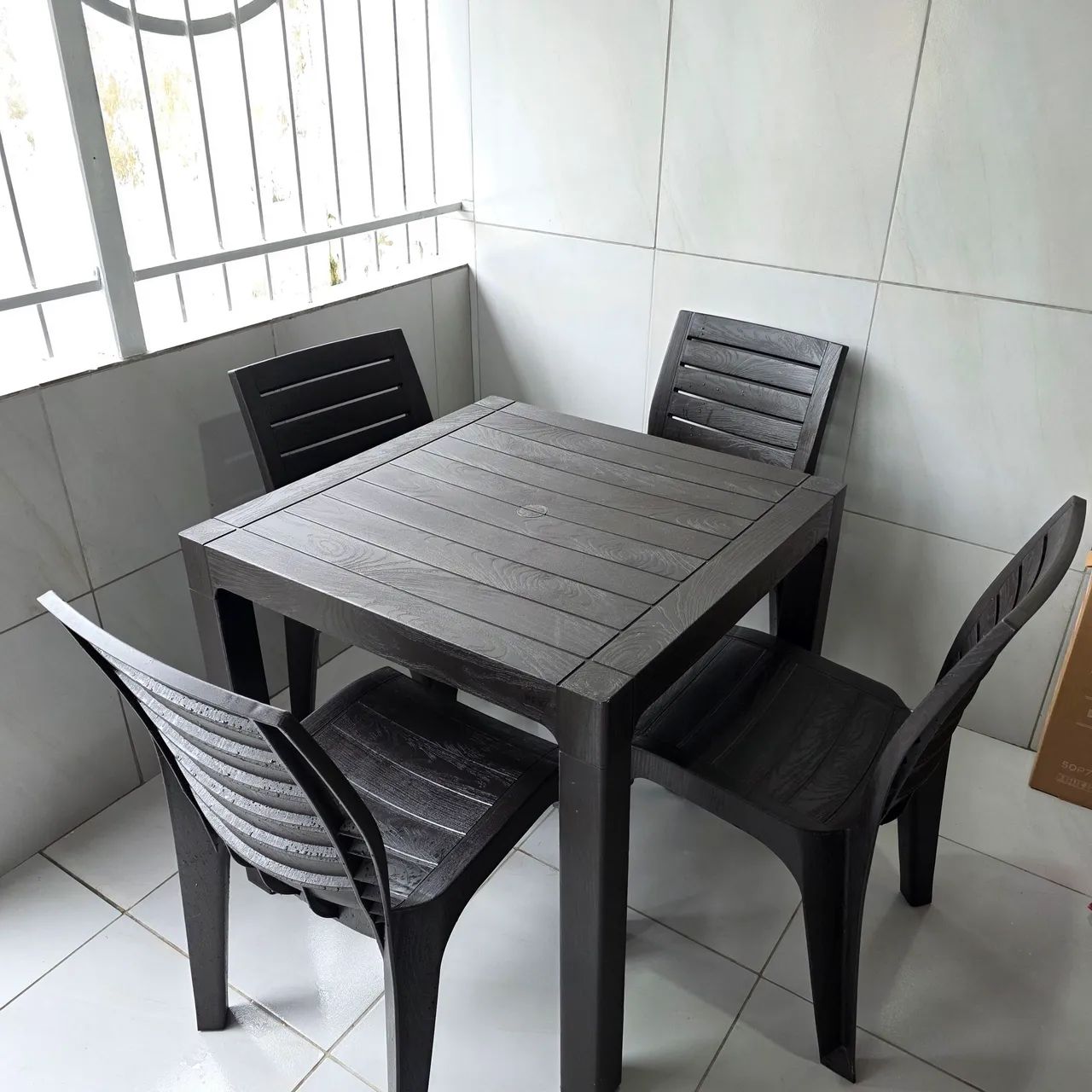 Conjunto de meses e cadeiras  - Foto 2