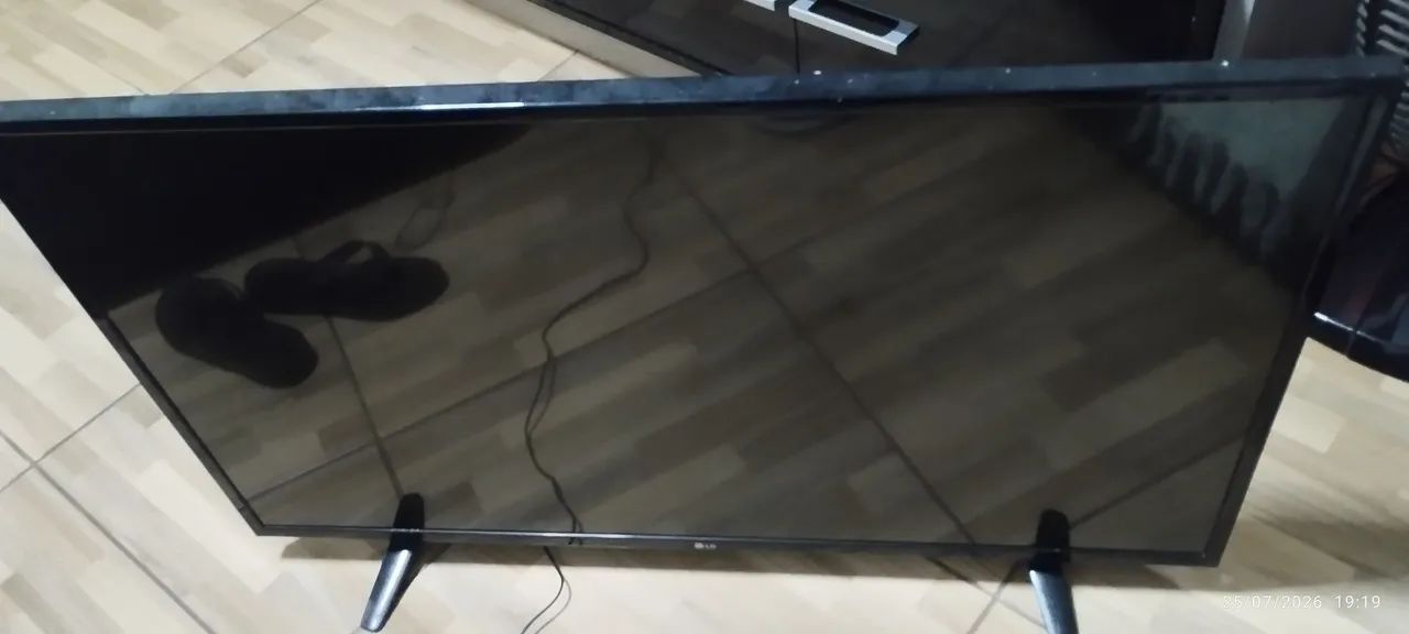 TV LG 43" defeito 