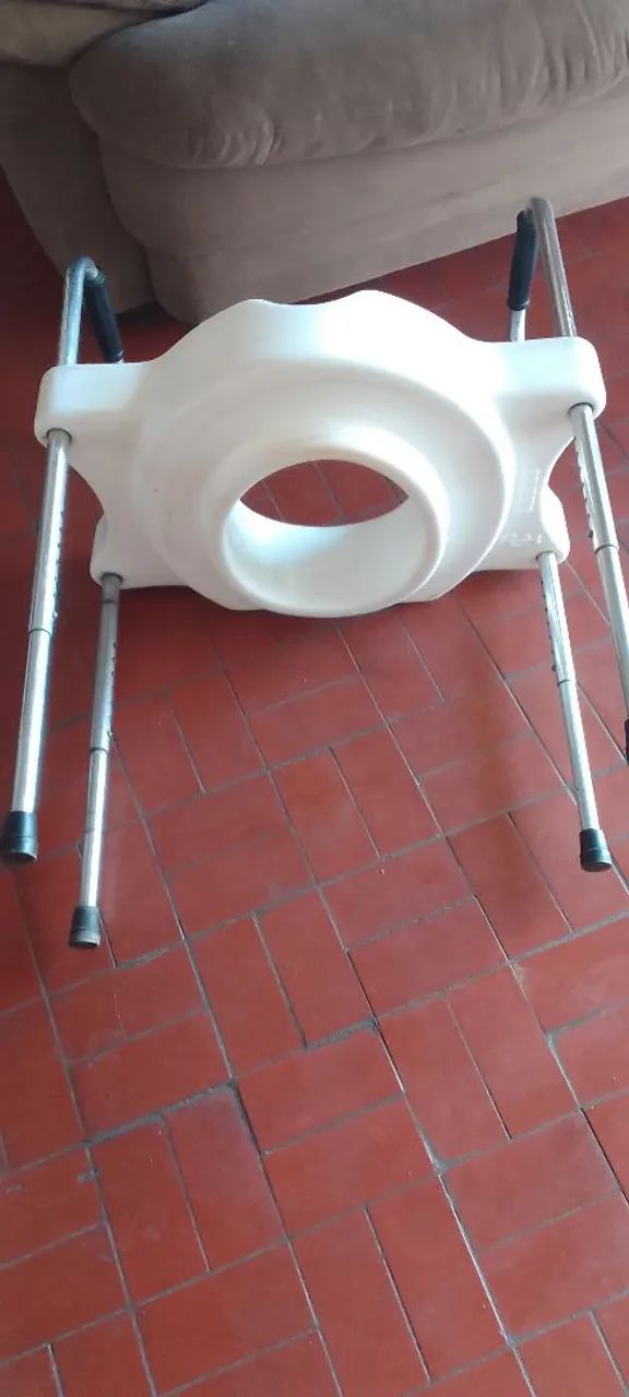 Elevador de Assento Sanitário com Alças Reguláveis  - Foto 4